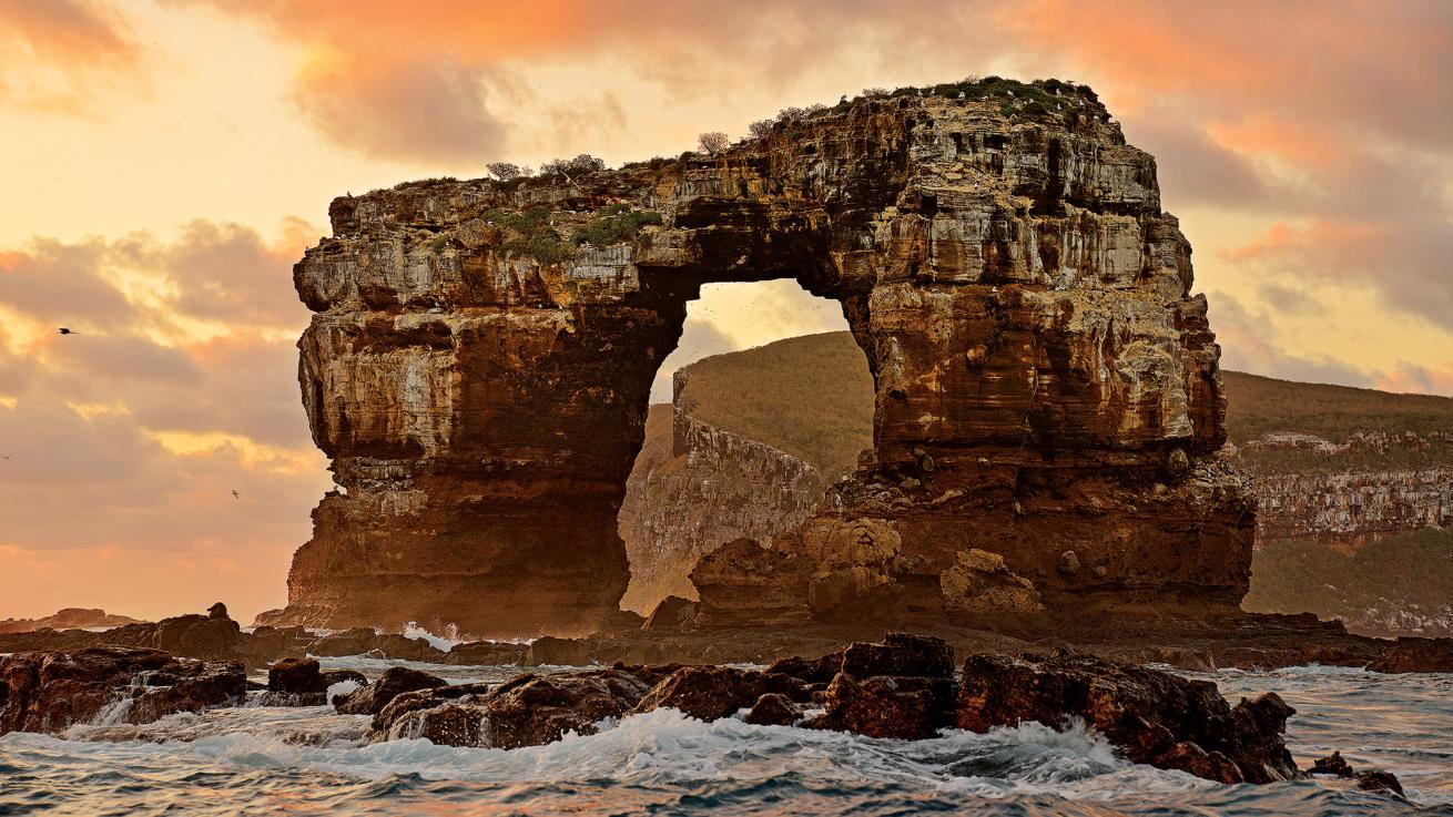 Darwin’s Arch, Galapagos 