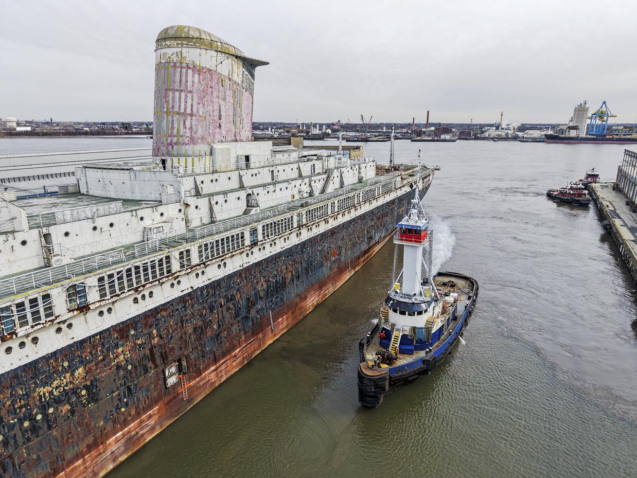 A tugboat at Pier 80.
