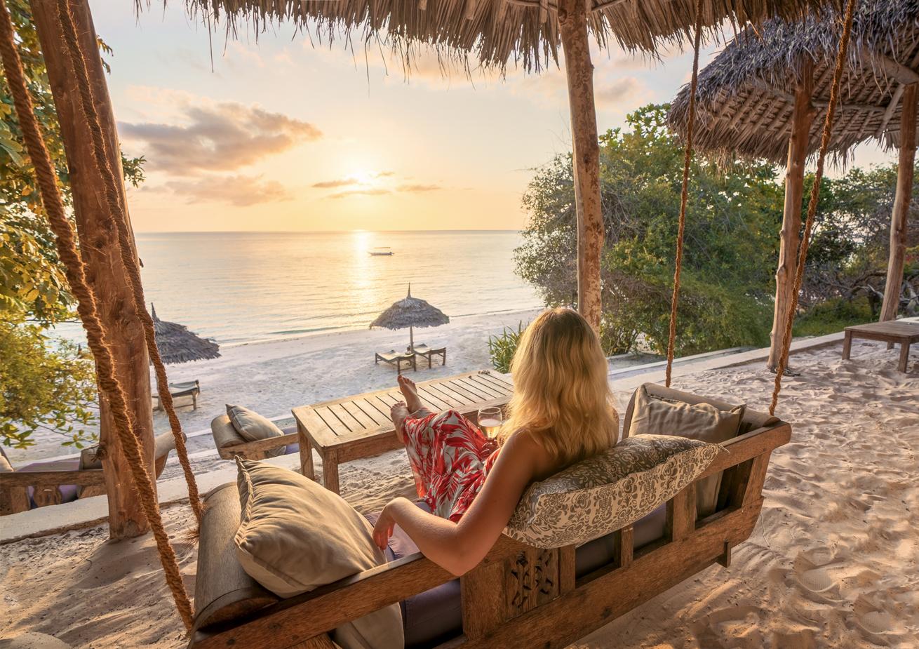 Magical views are everywhere, ideal for decompressing after a day of diving