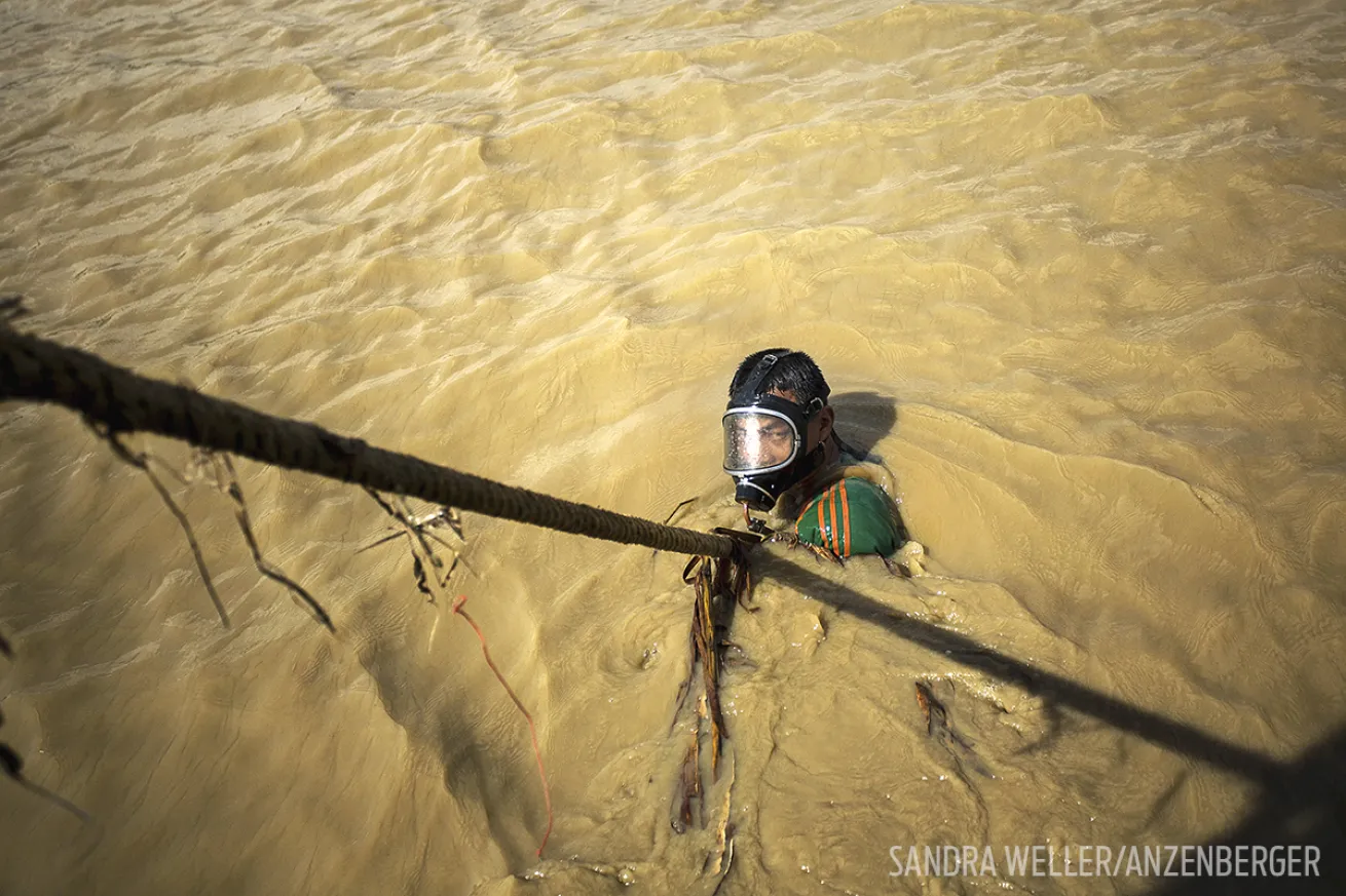 myanmar salvage scuba divers