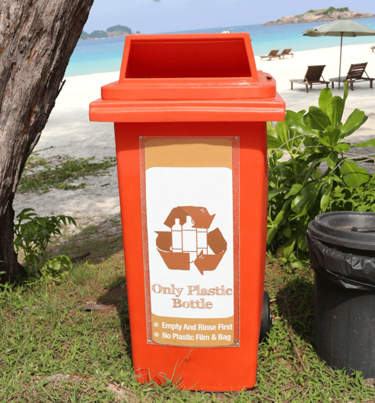 trash bin beach