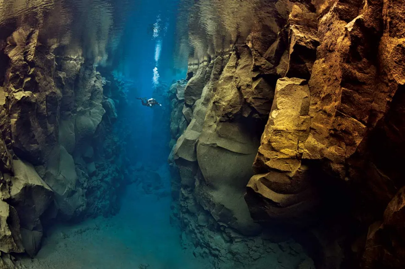 silfra fissure scuba diving