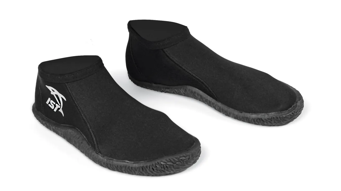 Ist Sports Anti-Slip Low Cut Boot