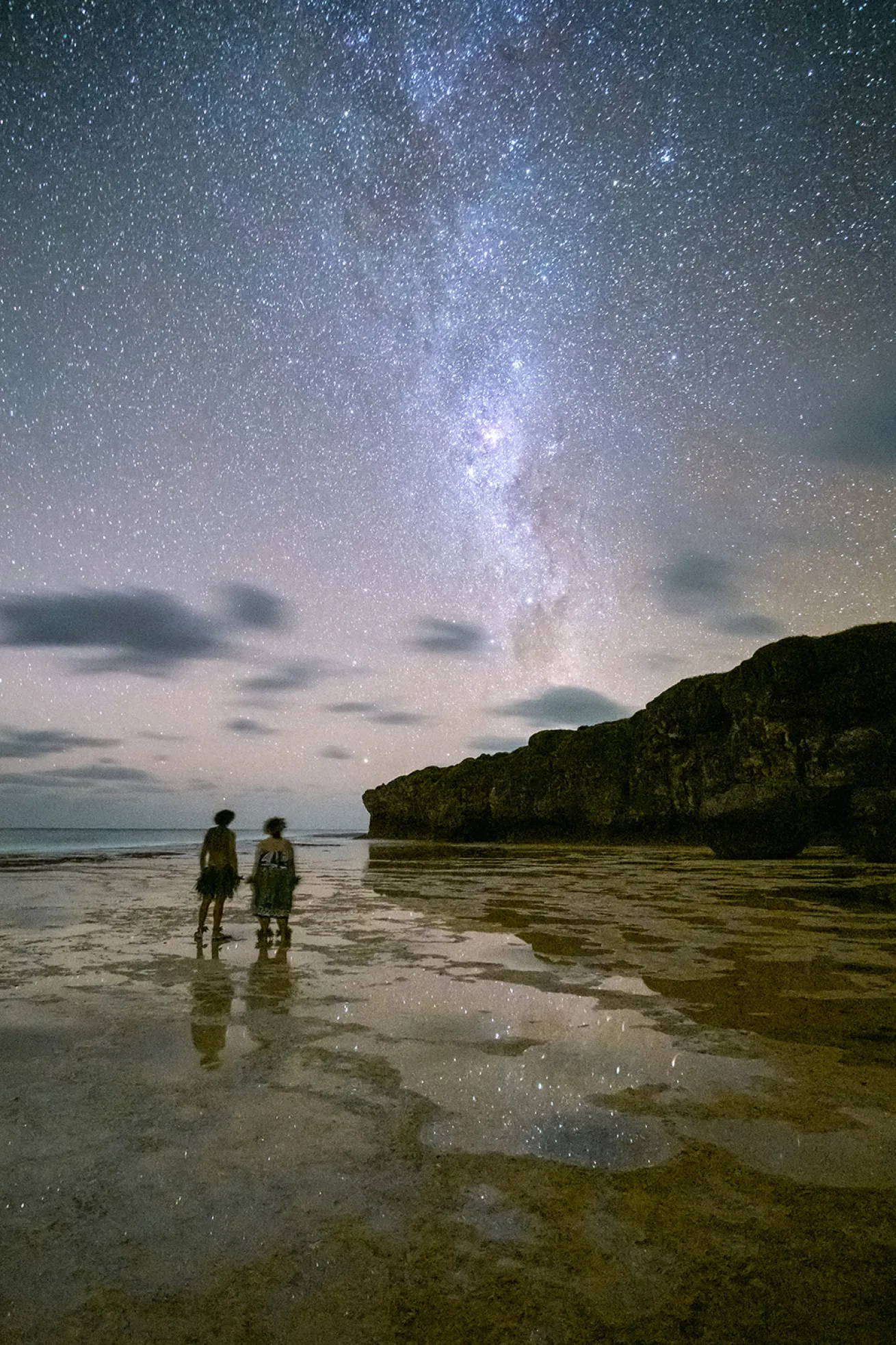 people looking at the night sky in niue