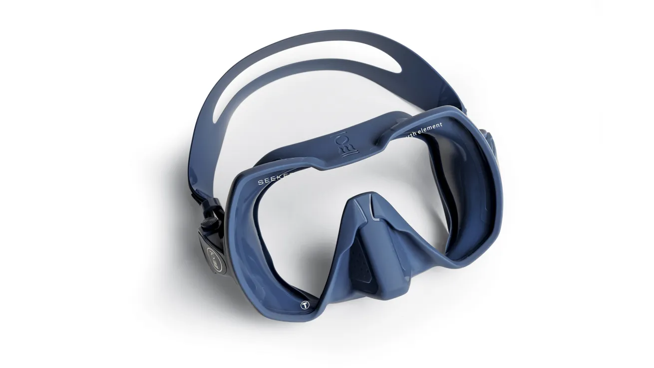 Fourth Element  seeker dark blue mask

Seeker