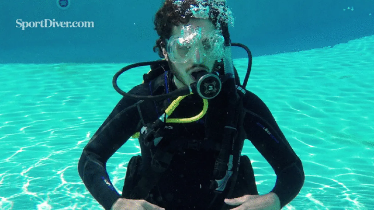 scuba hand signals lost
