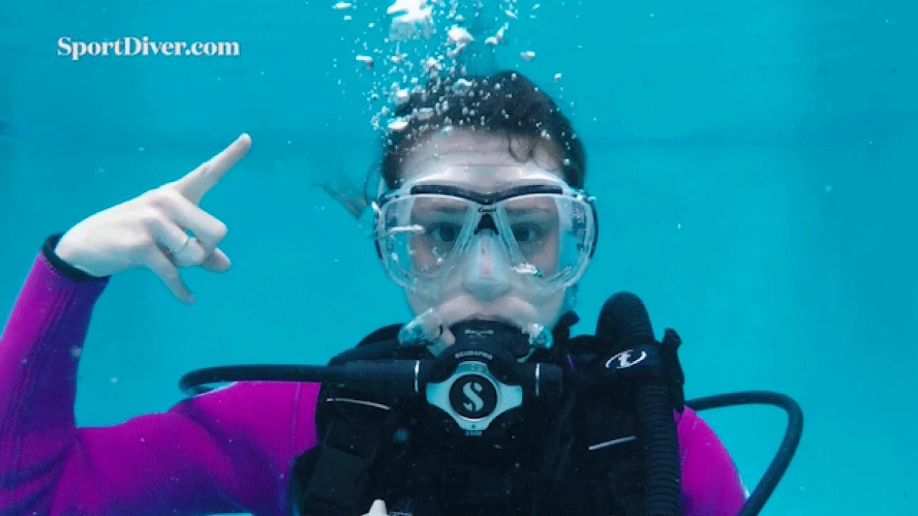 scuba diving hand signals