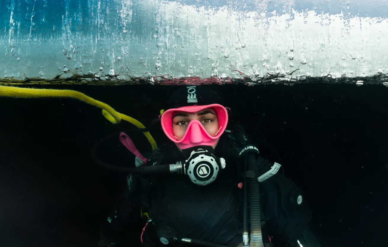 scuba diving under the ice 
