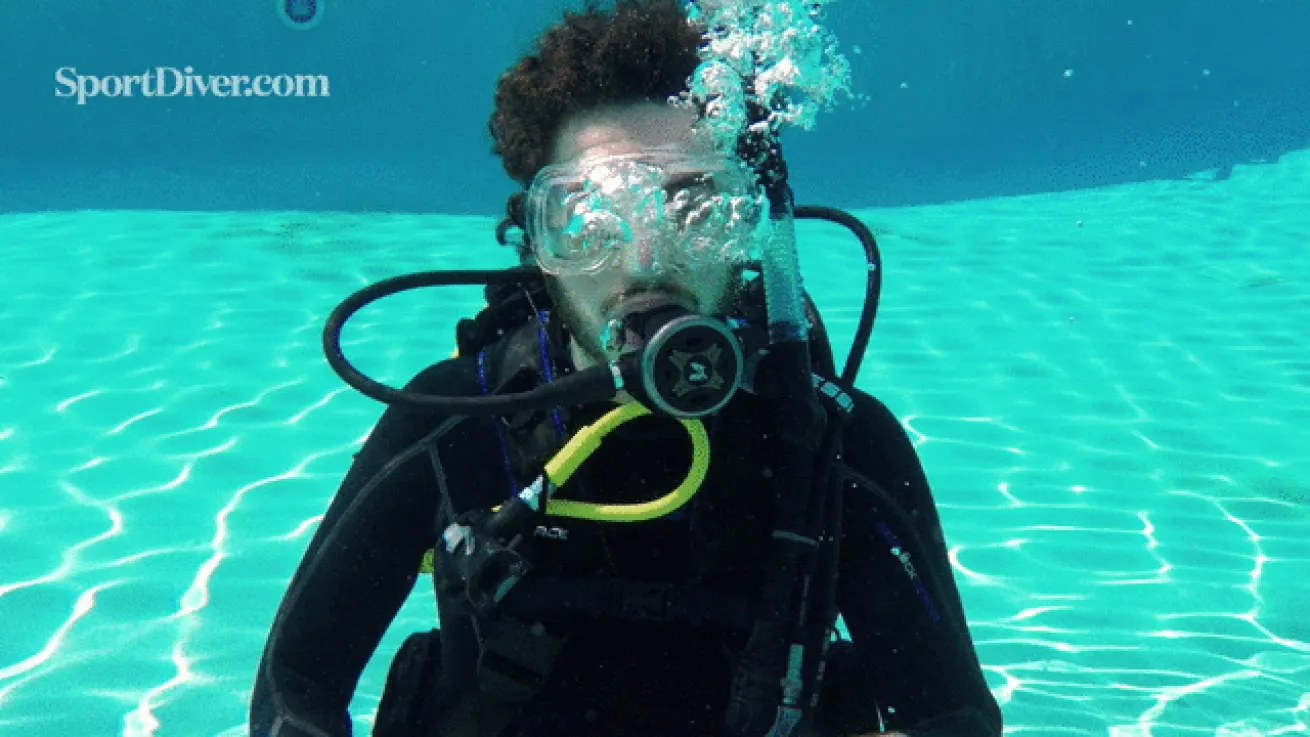 scuba hand signals mask