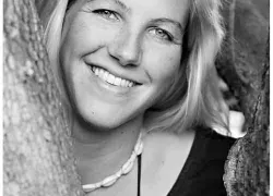 Liz Parkinson Dive Against Debris Activist