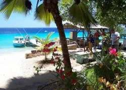 Bruce_Bowkers_Carib_Inn_picture.jpg.webp