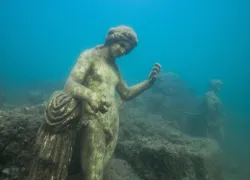 baia-statue-alisha-postma.jpg.webp
