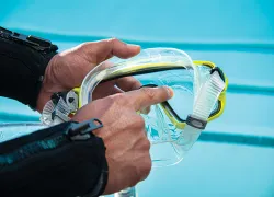 best-way-clean-dive-mask-padi-scu.jpg.webp