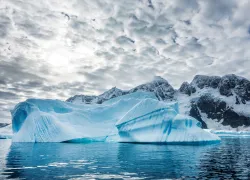 ice-diving-hacks-antarctica.jpg.webp