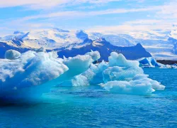 icebergs-arctic-credit-ocean-shutterstock-lialina.png.webp