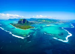 mauritius-shutterstock-myroslava-bozhko.jpg.webp