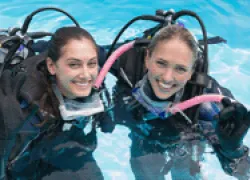 scuba-diving-girls-smiling-training_thumb.jpg.webp