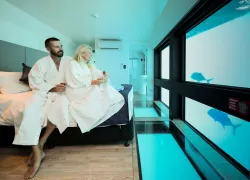 underwater-hotel-reefsuites-australia.jpg.webp