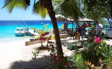 Bruce_Bowkers_Carib_Inn_picture.jpg.webp