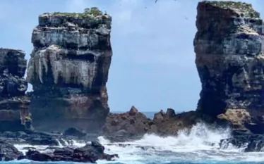 collapsed-darwin-arch-courtesy-hector-barrera.jpeg.webp