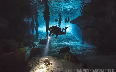 gran_cenote_christian_vizl.jpg.webp