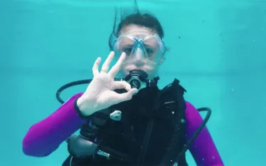 hand-signals-okay.jpg.webp