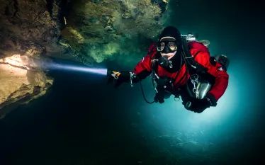 idoljennifer.roubidoux-scubadivingmag.december.jpg.webp