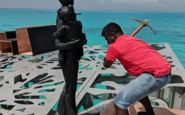 maldives-sculpture-destroyed_copy.jpg.webp