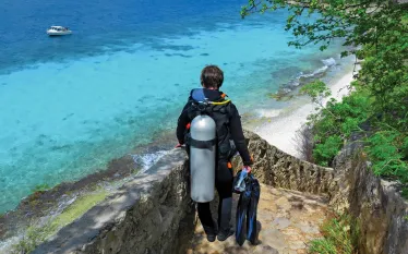 readers-choice--bonaire--steps-shore-diver.jpg.webp