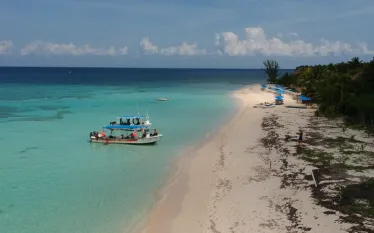 what-its-like-to-dive-cozumel-surface-interval-beach-.png.webp
